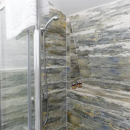 Bella House كرايوفا