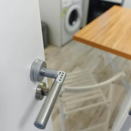 מלון דירות Bella House 3*