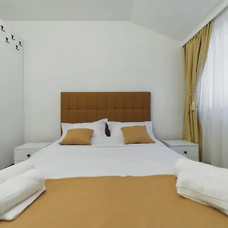 Bella House Gara - Centru 3* Craiova