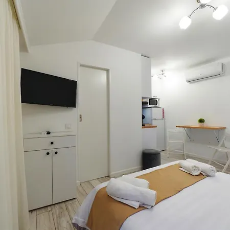 מלון דירות Bella House 3*